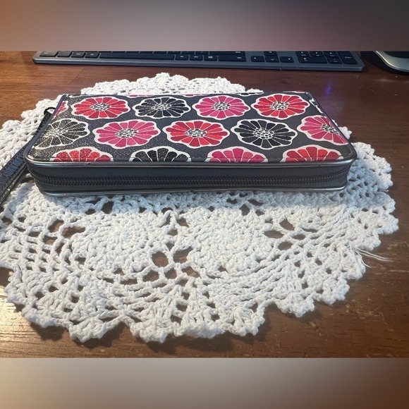 Vera Bradley BLOSSUM Black-Pink Floral Wristlet Wallet Zip-Around Vinyl - Picture 7 of 12